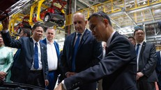 Tổng thống Cộng hòa Bulgaria tham quan Tổ hợp Nhà máy VinFast Hải Phòng.