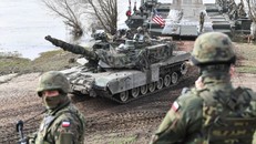 Binh sỹ tham gia cuộc tập trận của NATO tại Korzeniewo, miền Bắc Ba Lan, hồi tháng Ba năm nay. Ảnh: PAP/TTXVN