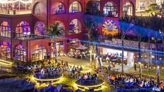 “Ùn ùn” du khách đổ bộ Phú Quốc dịp cuối năm