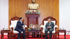 Thủ tướng Phạm Minh Chính gặp nguyên Tổng Bí thư, Chủ tịch nước Lào Bounnhang Vorachith. Ảnh: Dương Giang/TTXVN