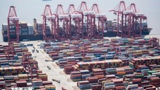 Cảng hàng hóa ở Thượng Hải, Trung Quốc. Ảnh: AFP/TTXVN