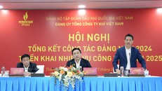 Đồng chí Phạm Văn Phong - Phó Bí thư Đảng ủy, Thành viên HĐQT, Tổng Giám đốc PV GAS Phát biểu tại Hội nghị.