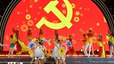 Biểu diễn văn nghệ mừng Đảng, mừng Xuân tại quảng trường Trần Quang Khải, thành phố Rạch Giá, tỉnh Kiên Giang, tối 28/1/2025 (29 Tết). Ảnh: Lê Huy Hải/TTXVN