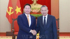 Tổng Bí thư Tô Lâm tiếp ông Chey Tae Won, Chủ tịch Tập đoàn SK, Hàn Quốc. Ảnh: Thống Nhất/ TTXVN