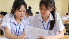Học sinh ôn tập chuẩn bị cho kỳ thi lớp 10. Nguồn: TTXVN