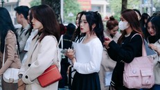 Giây phút hồi hộp của các thí sinh trước khi bước vào vòng Sơ khảo Press Beauty.