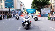 Lực lượng CSGT tham gia tuần hành và biểu dương lực lượng hưởng ứng Tháng hành động phòng, chống ma túy. Ảnh: Phạm Kiên/TTXVN