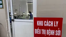 Khu vực điều trị bệnh nhân mắc sởi tại Viện Y học Nhiệt đới (Bệnh viện Bạch Mai). Ảnh: T.G/Vietnam+