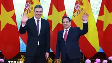 Thủ tướng Phạm Minh Chính và Thủ tướng Tây Ban Nha Pedro Sánchez chụp ảnh chung trước khi tiến hành hội đàm. Ảnh: Dương Giang/TTXVN