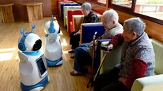 Robot chăm sóc người già. Nguồn: sixthtone.com