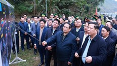 Thủ tướng Phạm Minh Chính khảo sát dự án đường sắt Lào Cai-Hà Nội-Hải Phòng, đoạn qua tỉnh Lào Cai.
