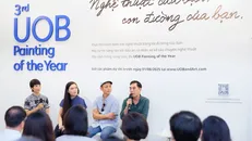 Họa sỹ Đặng Xuân Hòa (phải), Chủ tịch Hội đồng nghệ thuật hội họa, Hội Mỹ thuật Việt Nam.