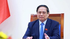 Thủ tướng Phạm Minh Chính điện đàm với Thủ tướng Singapore Lawrence Wong. Ảnh: Dương Giang