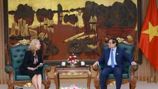 Thủ tướng Phạm Minh Chính tiếp bà Mariam J. Sherman, Giám đốc Quốc gia Ngân hàng Thế giới (WB) khu vực Việt Nam, Lào, Campuchia. Ảnh: Dương Giang