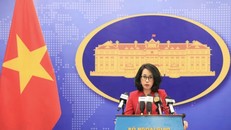 Người phát ngôn Bộ Ngoại giao Phạm Thu Hằng chủ trì họp báo. Ảnh: Tuấn Anh