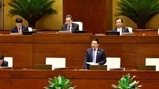 Bộ trưởng Bộ Tài chính Nguyễn Văn Thắng phát biểu giải trình, làm rõ một số vấn đề đại biểu Quốc hội nêu. Ảnh: Doãn Tấn