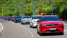 Với khát vọng Vì một Việt Nam Xanh và Hùng cường, VinFast không ngừng xây dựng hình ảnh thương hiệu quốc gia đầy cảm hứng, khơi dậy niềm tự hào dân tộc.