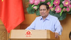 Thủ tướng Phạm Minh Chính chủ trì cuộc họp quán triệt, triển khai các chỉ đạo của Bộ Chính trị, Tổng Bí thư Tô Lâm về việc tập trung các nhiệm vụ trọng tâm để triển khai mô hình tổ chức chính quyền địa phương 2 cấp từ ngày 1/7/2025. Ảnh: VGP/Nhật Bắc