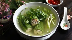 Canh khổ qua (mướp đắng) nhồi thịt.