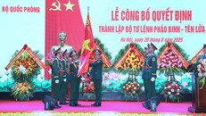 Đại tướng Nguyễn Tân Cương Trao Quân kỳ Quyết thắng cho Bộ Tư lệnh Pháo binh - Tên lửa.