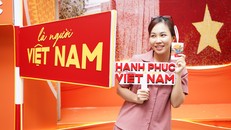 Người dân rạng rỡ mừng “Hạnh phúc là người Việt Nam” tại SHB.