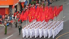 Các khối diễu binh, diễu hành trên đường phố Hà Nội trong Lễ tổng duyệt A80. Ảnh: Bùi Cương Quyết