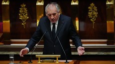 Thủ tướng Pháp Francois Bayrou phát biểu trước Quốc hội ở Paris.