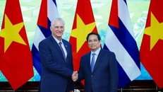 Thủ tướng Phạm Minh Chính hội kiến Bí thư thứ nhất, Chủ tịch Cuba Miguel Díaz-Canel Bermúdez. Ảnh: Dương Giang