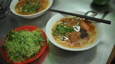 Bún riêu Đà Lạt thơm ngon nóng hổi (Ảnh: Đình An)