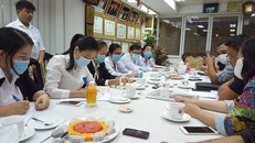 ãnh đạo bệnh viện Phụ Sản Quốc tế Sài Gòn làm việc với gia đình trẻ tử vong vì sinh mổ.