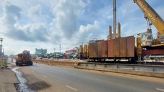 Clip: Nguy hiểm rình rập người đi đường ở Cầu vượt Dầu Giây