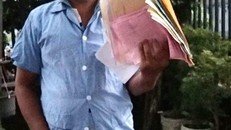 Các loại giấy tờ thực hiện xét nghiệm nhanh Covid-19 bệnh nhân còn lưu giữ. 