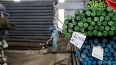 Sản lượng bán hàng thép xây dựng Hòa Phát tăng cao