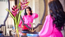 “Bà hoàng nhung lụa” tận hưởng ngày bình yên tại Hồ Tràm