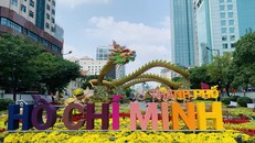 Hình tượng rồng đầu đường Nguyễn Huệ (TP.HCM).