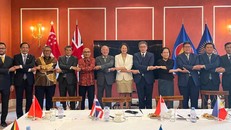 Hoạt động sôi nổi của các Đại sứ quán