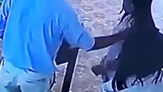 Hình ảnh giám thị có hành vi sàm sỡ nữ sinh. 