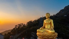 Tượng Phật hoàng Trần Nhân Tông trên Yên Tử