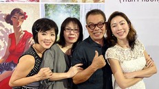 4 họa sĩ Mỹ gốc Việt gồm: Anh Bach (Bạch Hoàng Anh), Mina Ho Ferrante (Hồ Mộng Nhã Uyển), Tim Nguyen (Nguyễn K Quy), Ly Tran (Trần Phương Ly) 