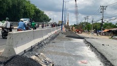 Nhiều cầu, đường trăm tỷ vừa sử dụng vài tháng đã sụt lún, hư hỏng