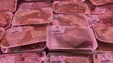 Sản phẩm của Công ty CP Việt Nam được bán trên thị trường.