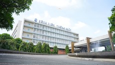 Bệnh viện Thống Nhất bỏ tiêu chí bị ‘tố’ thông thầu, nhà thầu vẫn tiếp tục yêu cầu làm rõ