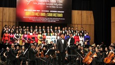 NSND Tạ Minh Tâm – thể hiện ca khúc Tổ quốc tôi chưa đẹp thế bao giờ – là khách mời luôn được chờ đợi ở các kỳ Giai điệu mùa Thu - Ảnh: Minh Khang.