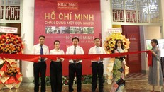 Nghi thức khai mạc trưng bày - Ảnh: Minh Khang
