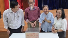 Vợ chồng NGƯT Mạnh Dung và NSƯT Thanh Dậu tham gia đóng góp