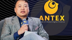 Shark Bình với AntEx. Ảnh: Internet