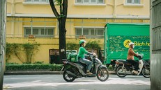 Hình ảnh những nữ tài xế công nghệ ngày càng trở nên quen thuộc.