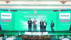  Đai diện Nutifood nhận danh hiệu Doanh nghiệp xanh TP.HCM 2025