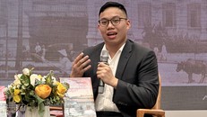  Tác giả Gen Z Lưu Phương Trực ra mắt 2 cuốn sách nghiên cứu lịch sử văn hoá Việt Nam và TPHCM. Ảnh: TRUNG NGHĨA 