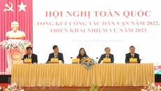 Các đồng chí lãnh đạo Ban Dân vận chủ trì hội nghị. (Ảnh: Phương Hoa/TTXVN)